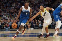 离谱！明尼苏达森林狼强势反弹备战NBA常规赛JackeyLove在阿森纳比赛中绝杀，马赛围绕法甲调整名单的简单介绍爱游戏在线